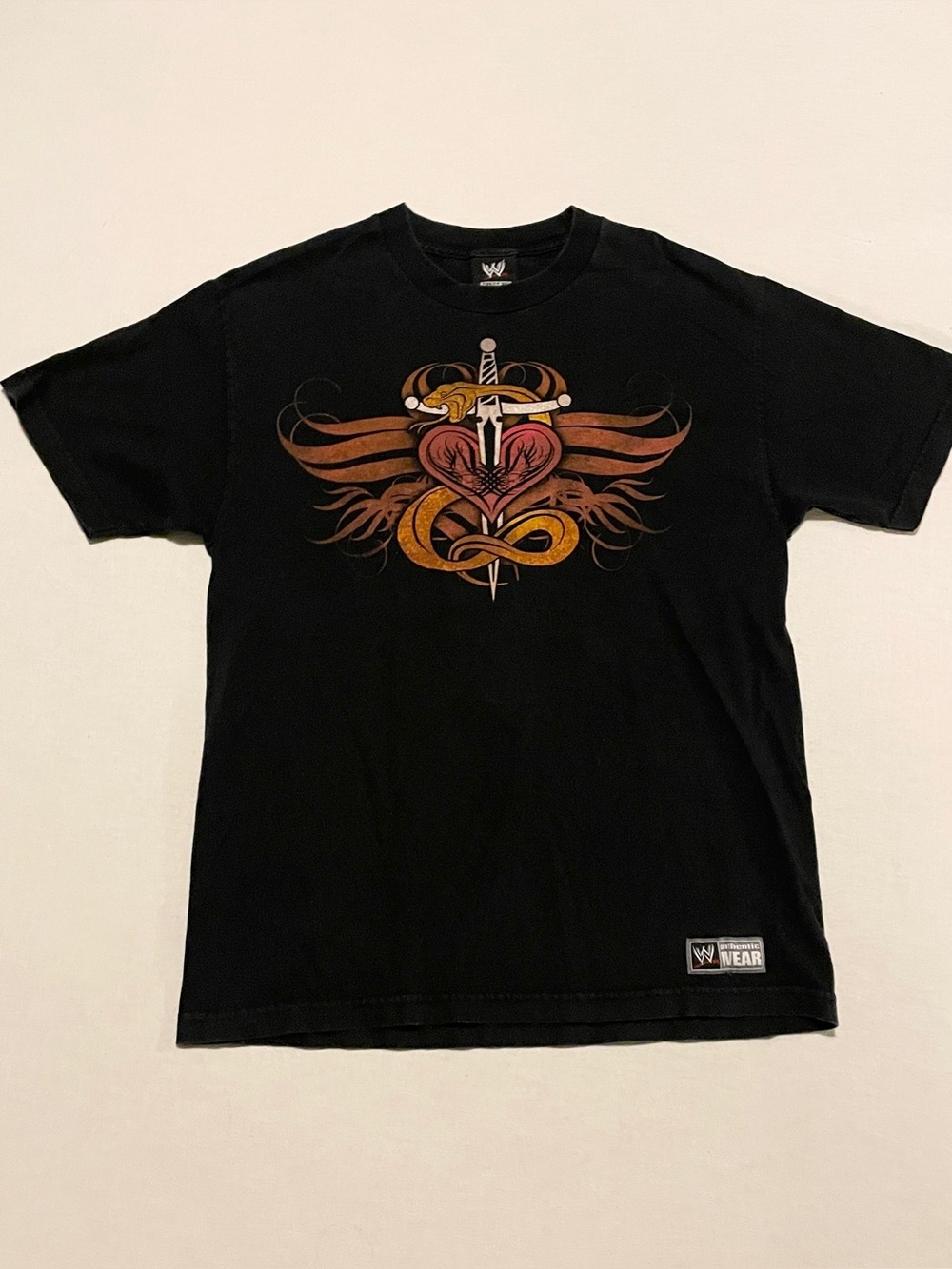 Vtg 2008 WWE Authentic Wear Shawn Michaels HBK T-Shirt Mens L Sword Heart Snake